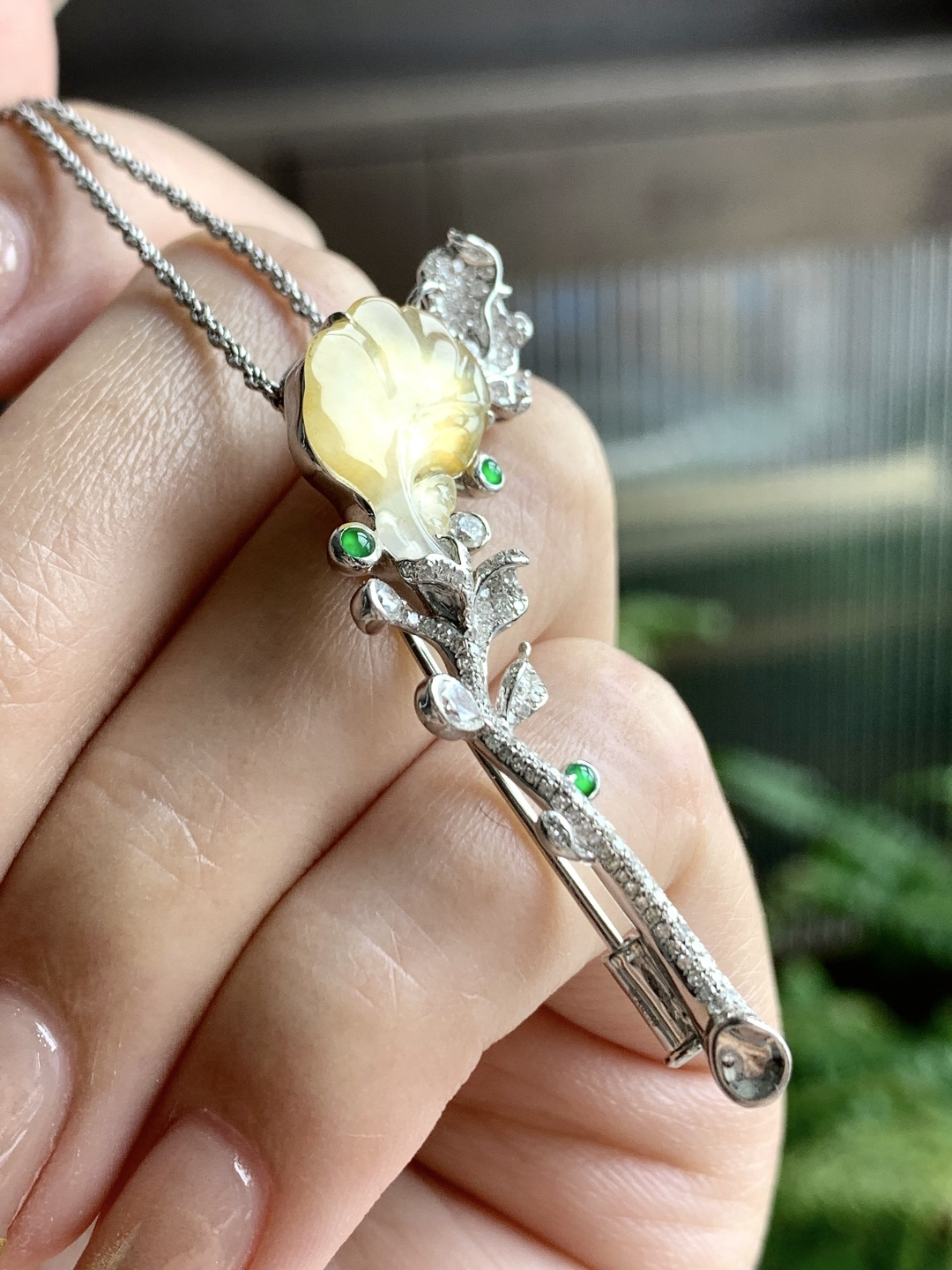 设计款冰种黄翡花朵两用款（吊坠  胸针） 18k金镶嵌 无裂 性比高 48-15.5-5.2 15.6-11.6-2.3 6.7克