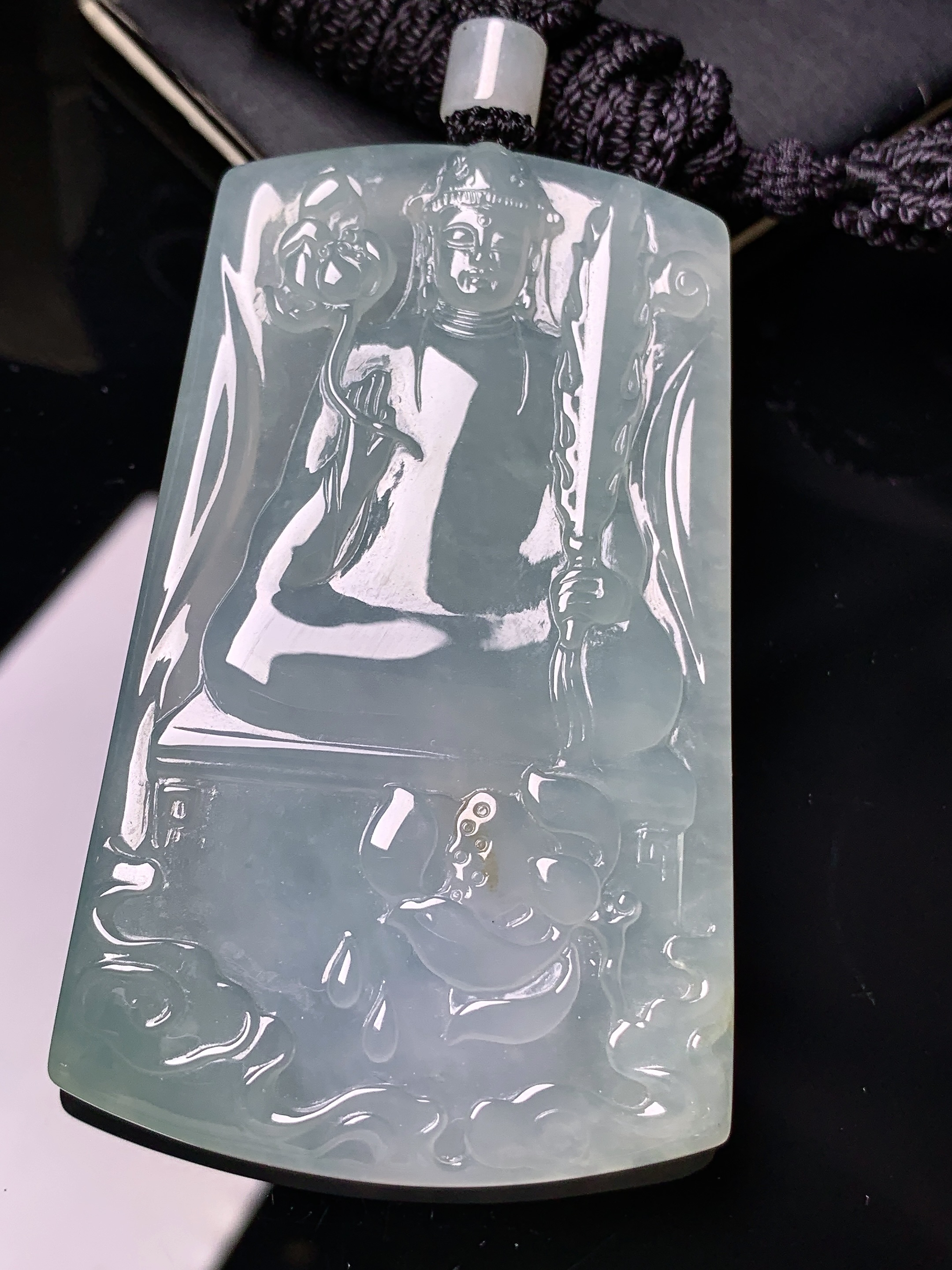冰种观音菩萨吊坠 玉质细腻 色泽艳丽清新 水润亮眼 整体尺寸67*40.2*5.8 L1