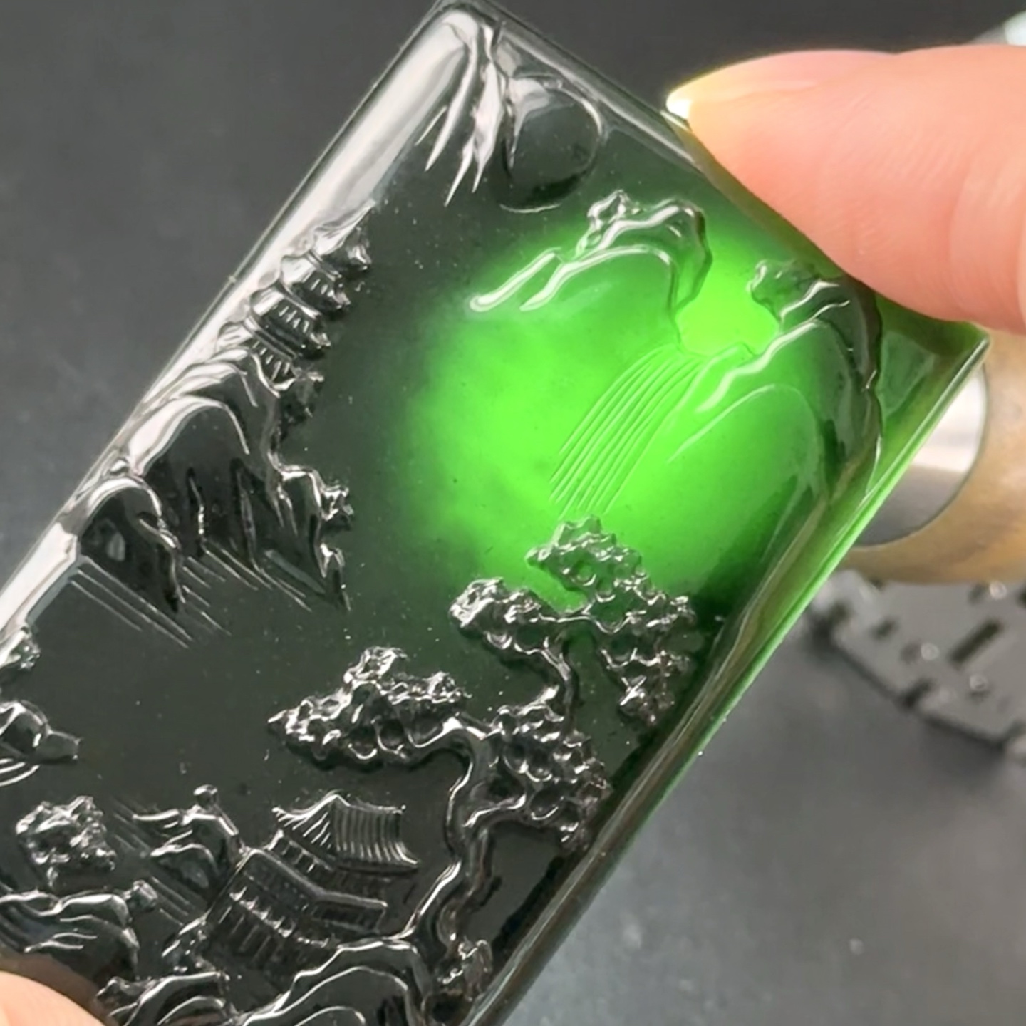 ️ 精品墨翠山水牌 种好色正 黑度极好 打灯通透 油性十足，54.1-33.6-6.1