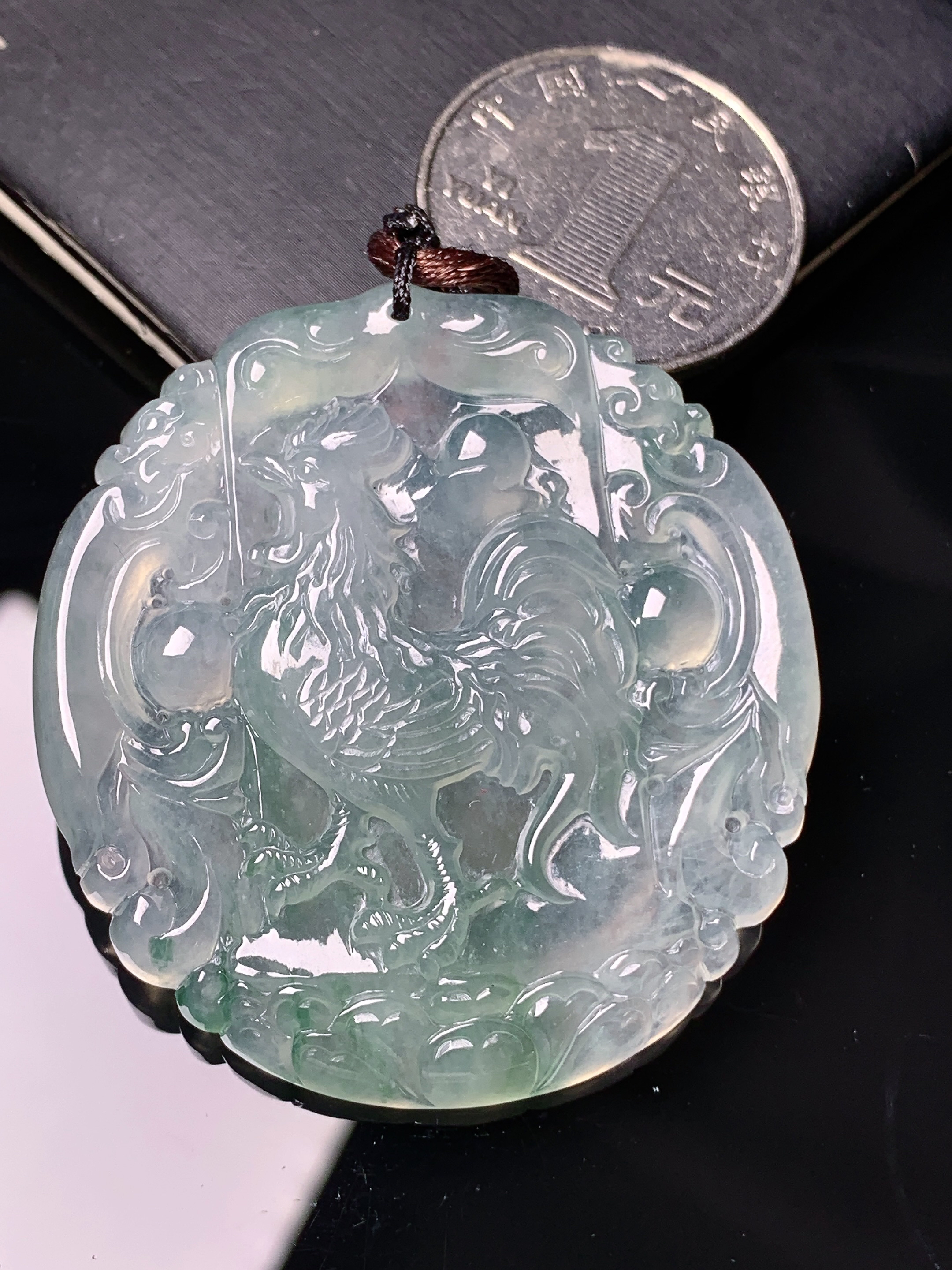 冰种生肖鸡吊坠 玉质细腻 色泽艳丽清新 水润亮眼 整体尺寸47.2*44.6*5.2 2x