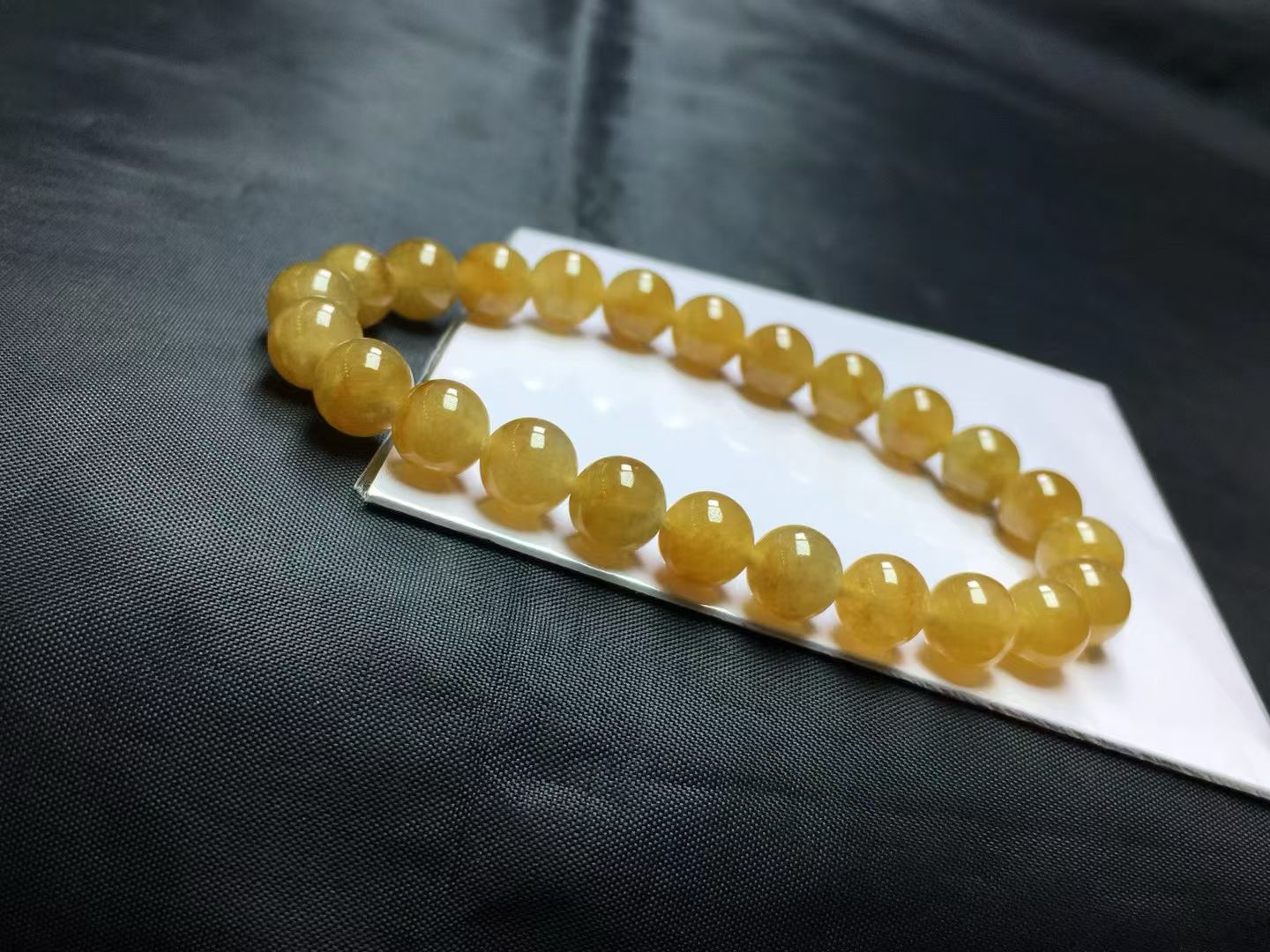 ️ 黄翡手链，卡7.9～7.7mm，24颗，种好，玉质细腻，均匀，色浓，颗颗精选