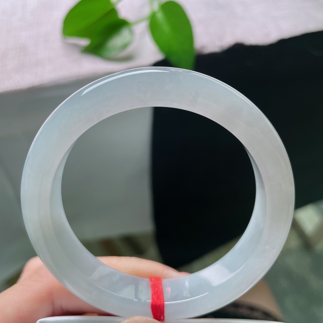 54.6/12.4/8.4，蓝底正圈，内纹，种水通透温润，质感冰润柔和，经典正圈版型，上手简约端庄大