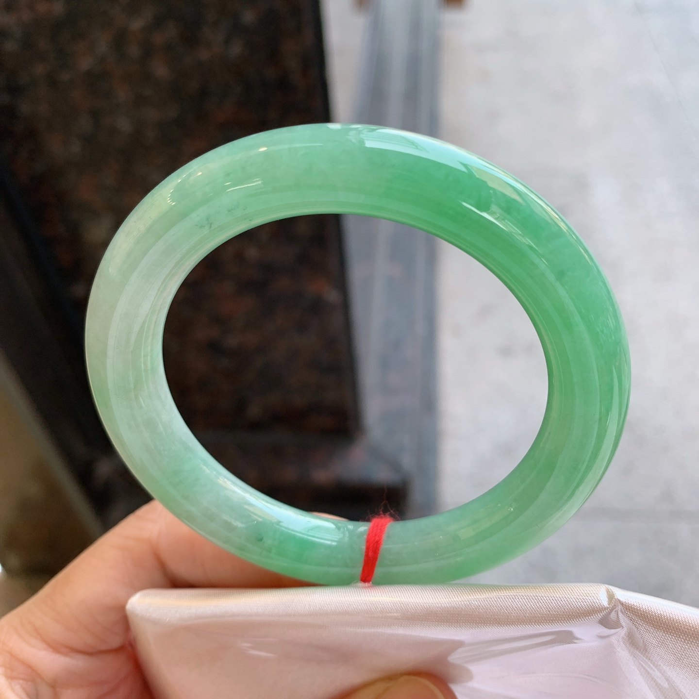 圆条飘绿 表皮微瑕疵 版型好