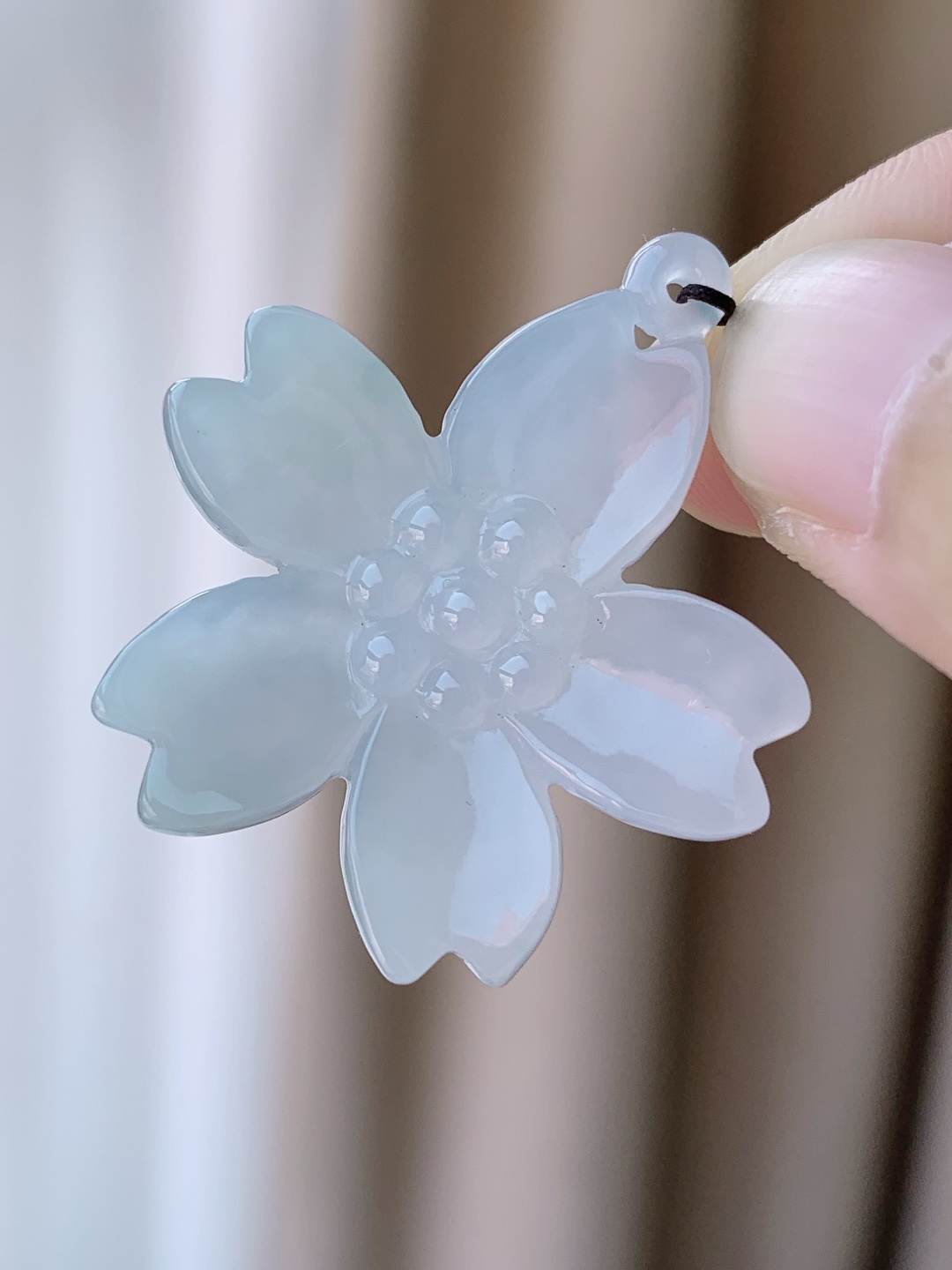 【裸石】冰花朵小花樱花吊坠【说明】缅甸 性比高 无裂【尺寸】34-29.2-4.5【重量】7.1克