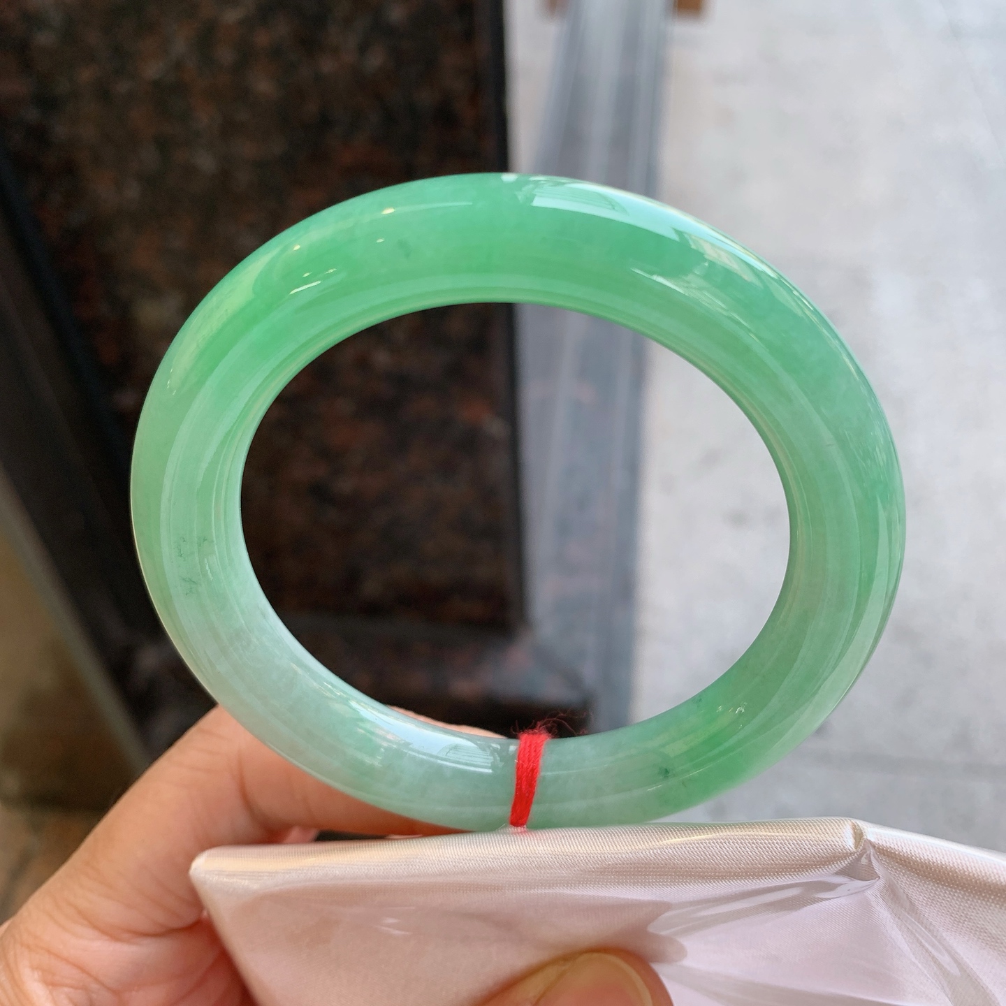 圆条飘绿 表皮微瑕疵 版型好