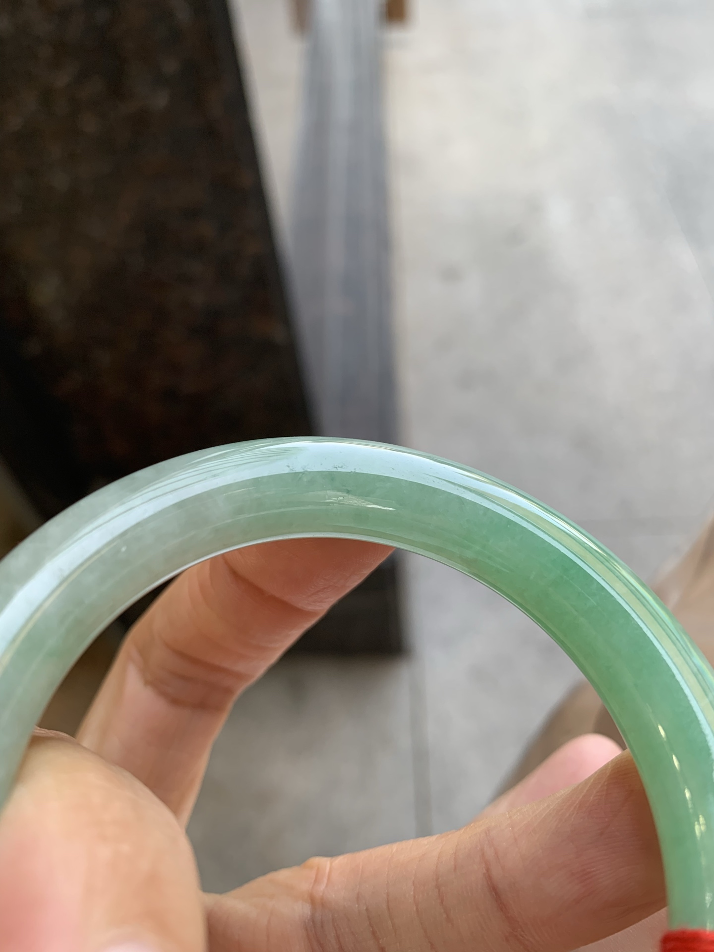 圆条飘绿 表皮微瑕疵 版型好