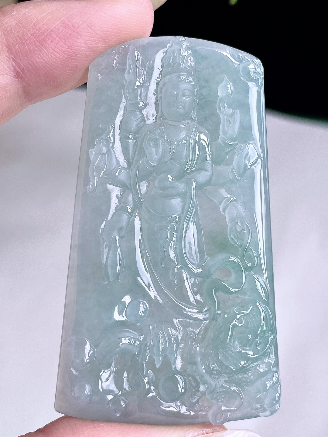 【裸石】冰晴水观音千手观音牌吊坠【说明】缅甸 无裂 性比高【尺寸】61-35-5.3【重量】25.