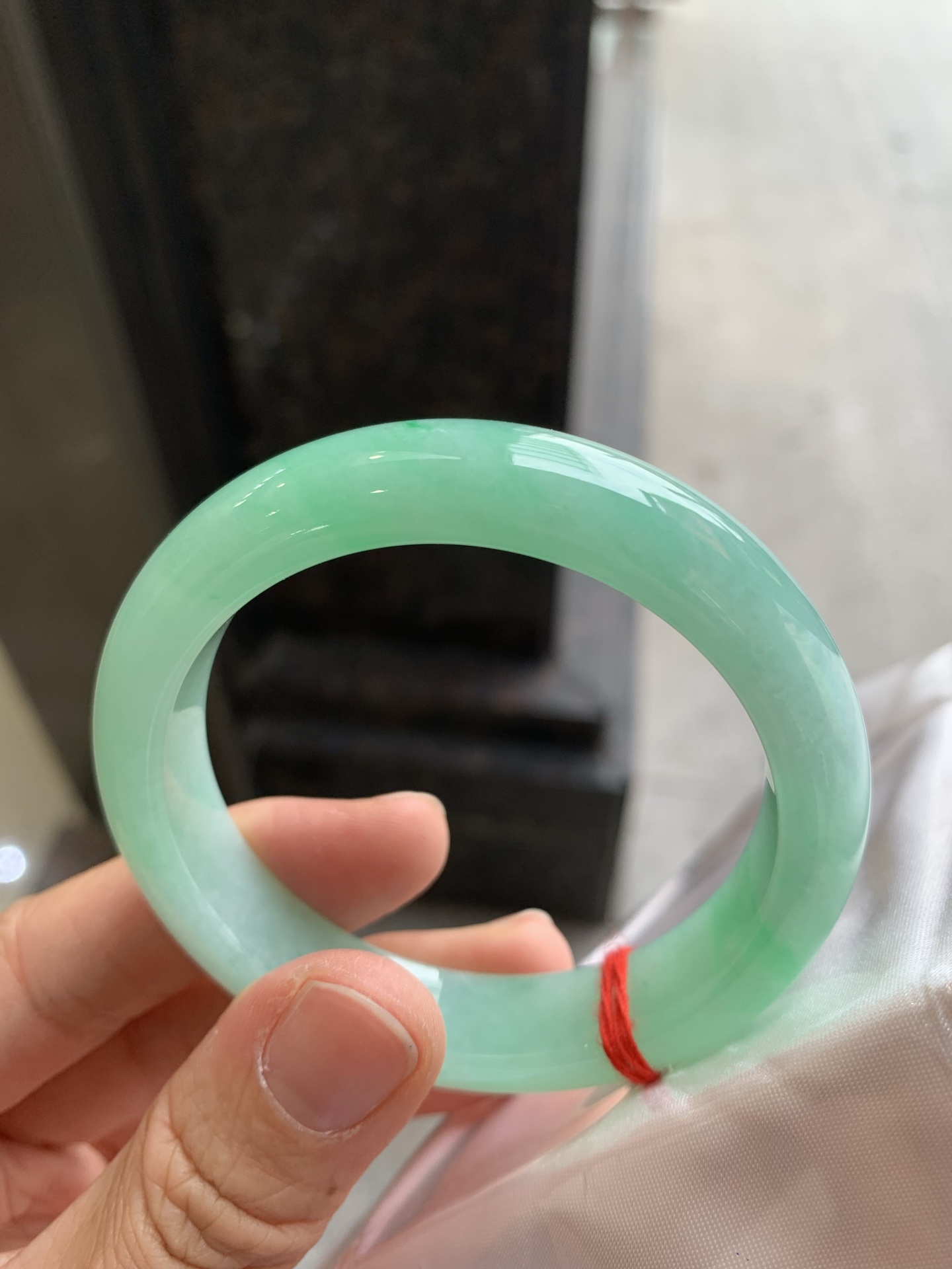 正圈飘绿 无裂 尺寸：54/13/8.5