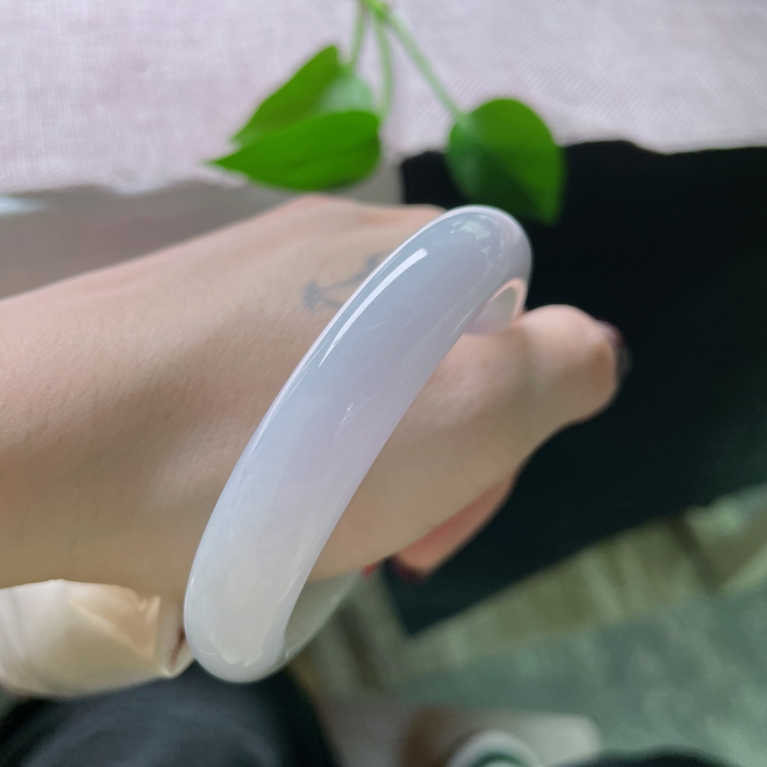 55.5/11.8/7.9，粉紫正圈，肉质细腻干净，像被水晕开的蜜与雾，柔软得让人失去语言。无裂，ss58985a
