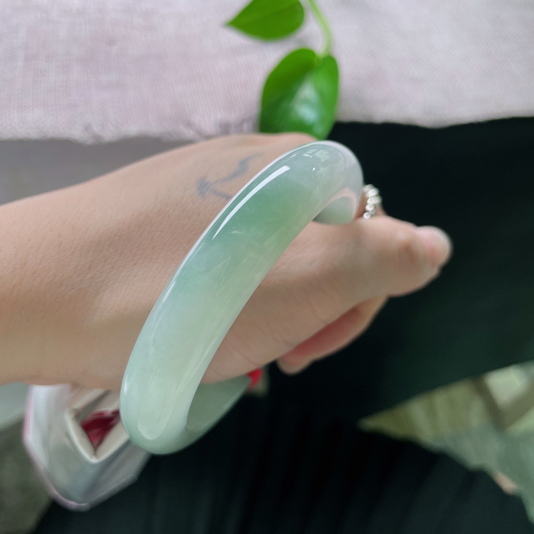57/12.1/8.2绿底正圈，晴天碧水，有种空灵澄澈的美，种老，清润泛光，无裂，ss58891a