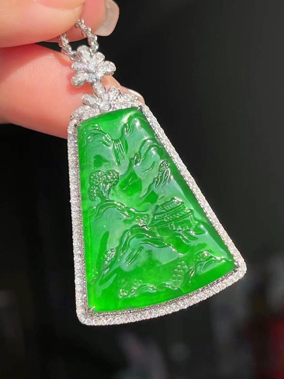 ️ 辣阳绿意境“山水牌”吊坠 精工雕刻 品质超赞 种好色艳 豪华镶款 无裂，47-28.2-11