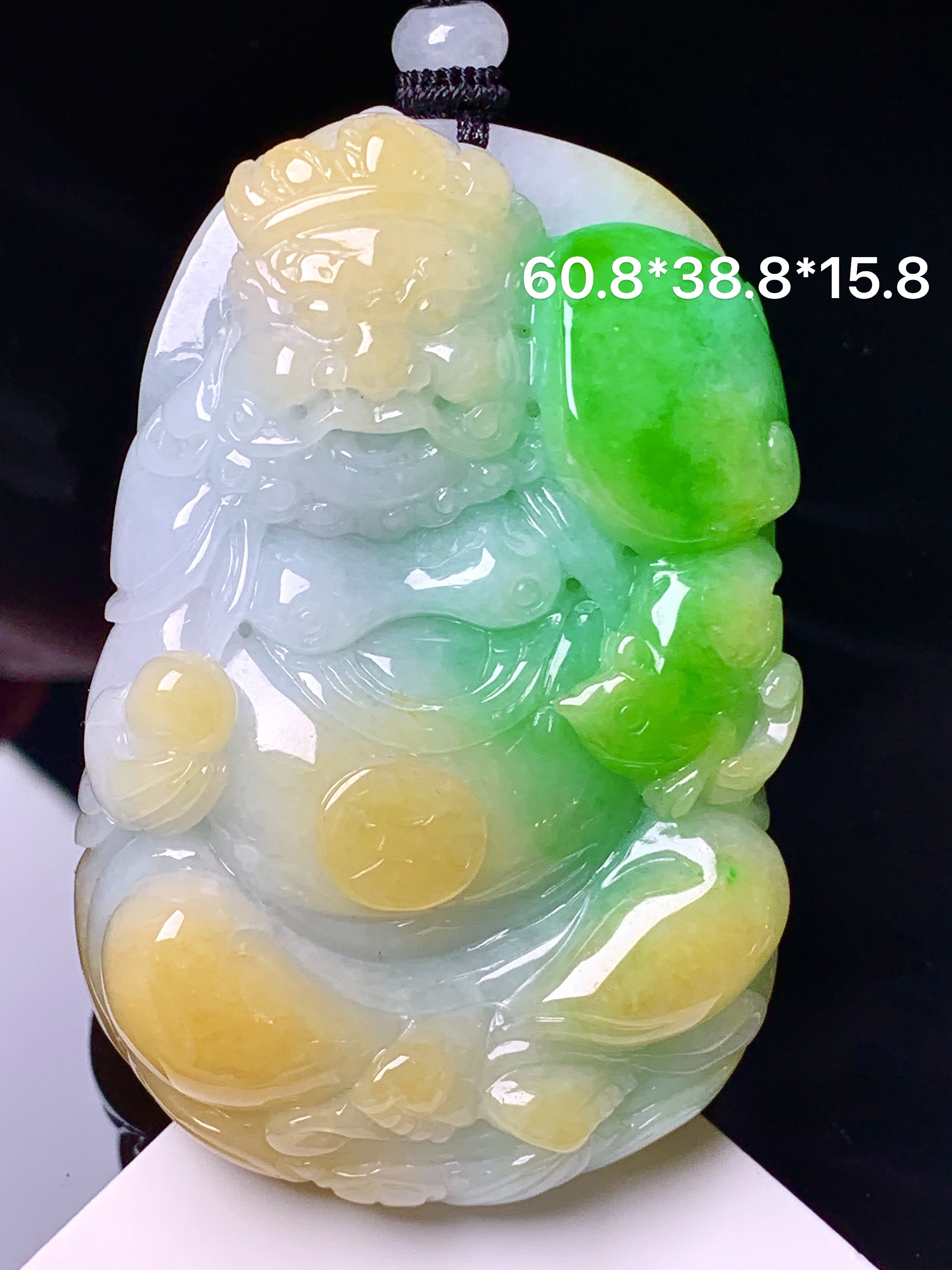 飘黄绿翡财神爷吊坠 玉质细腻 色泽艳丽清新 水润亮眼 整体尺寸60.8*38.8*15.8 w1