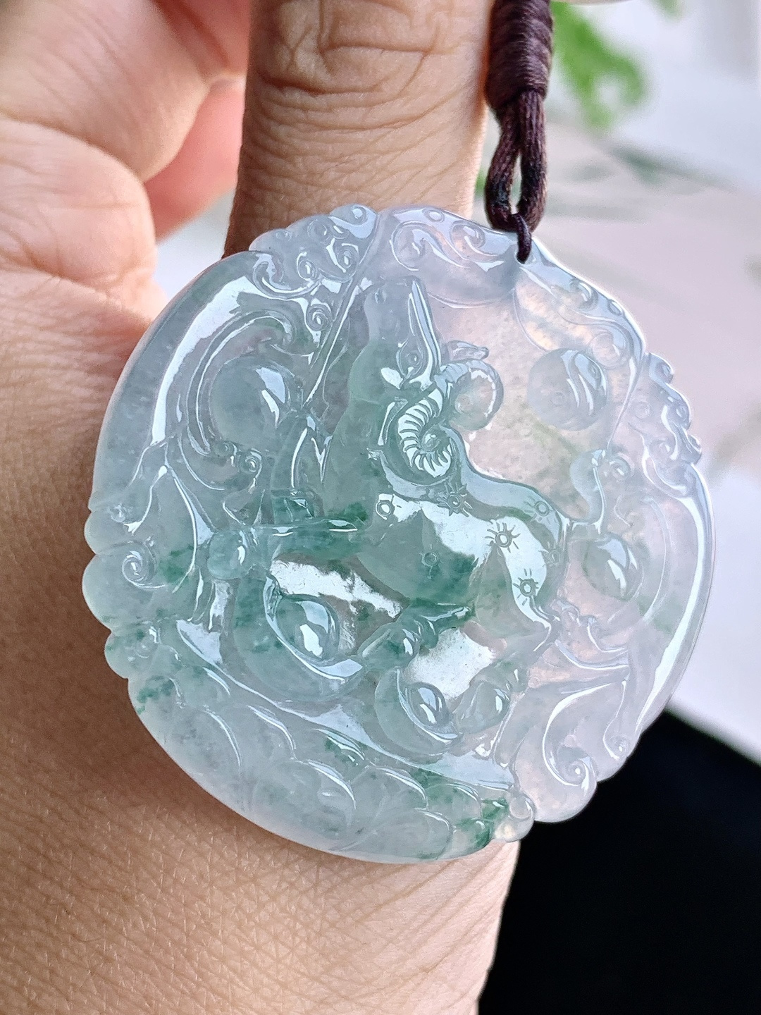 【裸石】️冰飘花生肖牛牌吊坠【说明】缅甸 性比高 厚装【尺寸】46.5-44.2-6.2【重量】23.7克