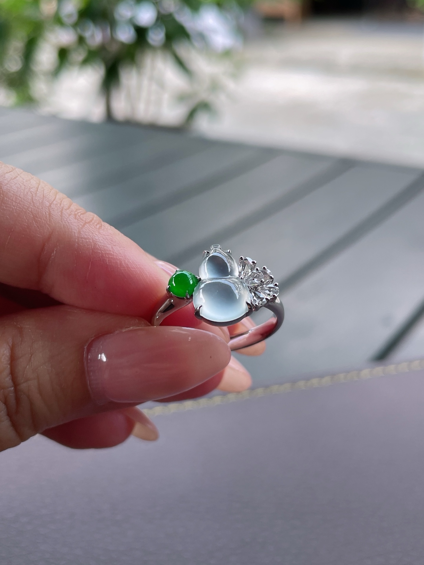 天然翡翠玻璃种葫芦戒指，玉质透澈，起光起胶，18K金镶嵌，无裂