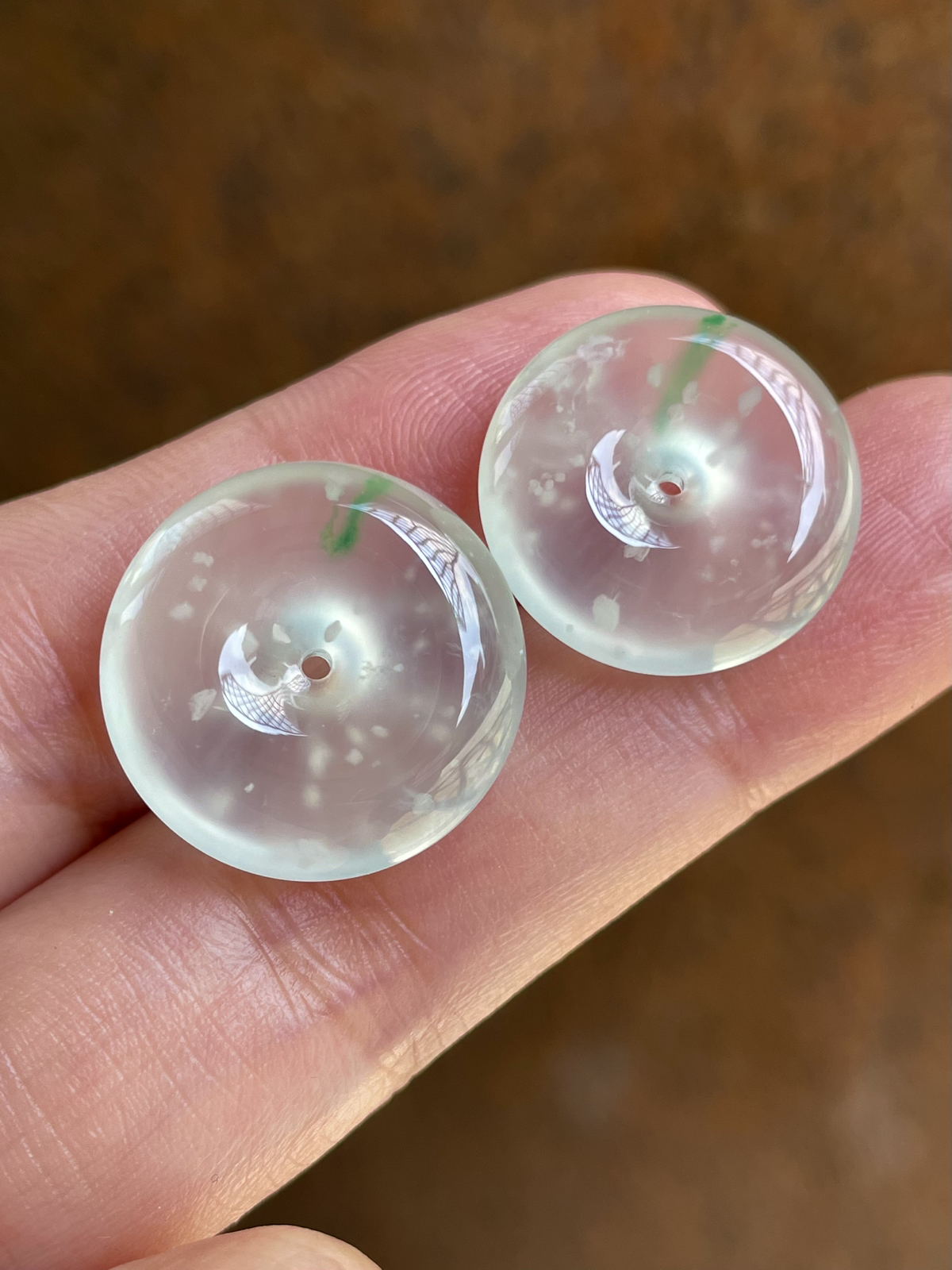 【冰种飘花平安扣一对】老坑雪花棉，质地细腻冰润，品质很好，冰感十足，胶感明显，收藏品质。裸石尺寸19