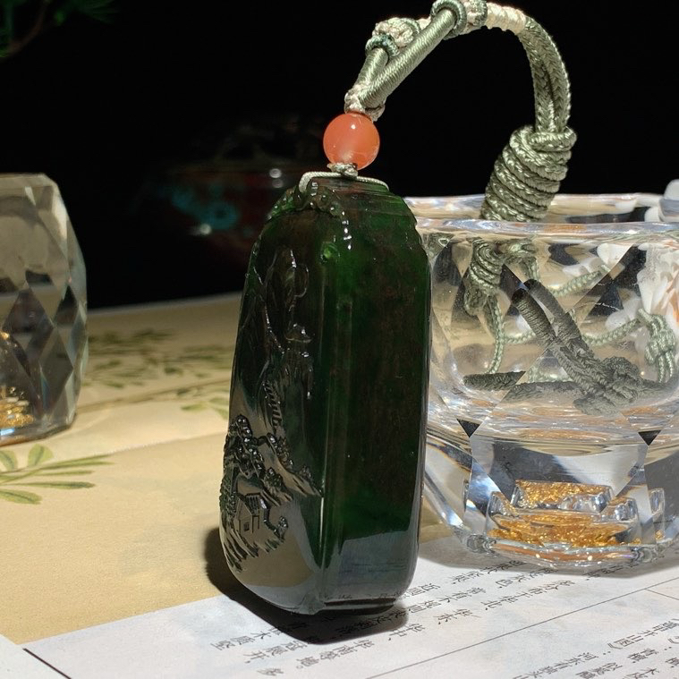 和田玉红皮料俄罗斯碧玉山水怡情挂件！尺寸55/30/16重66.6克 玉质细腻油润 底色纯净 脂粉好，品质好。lt260909