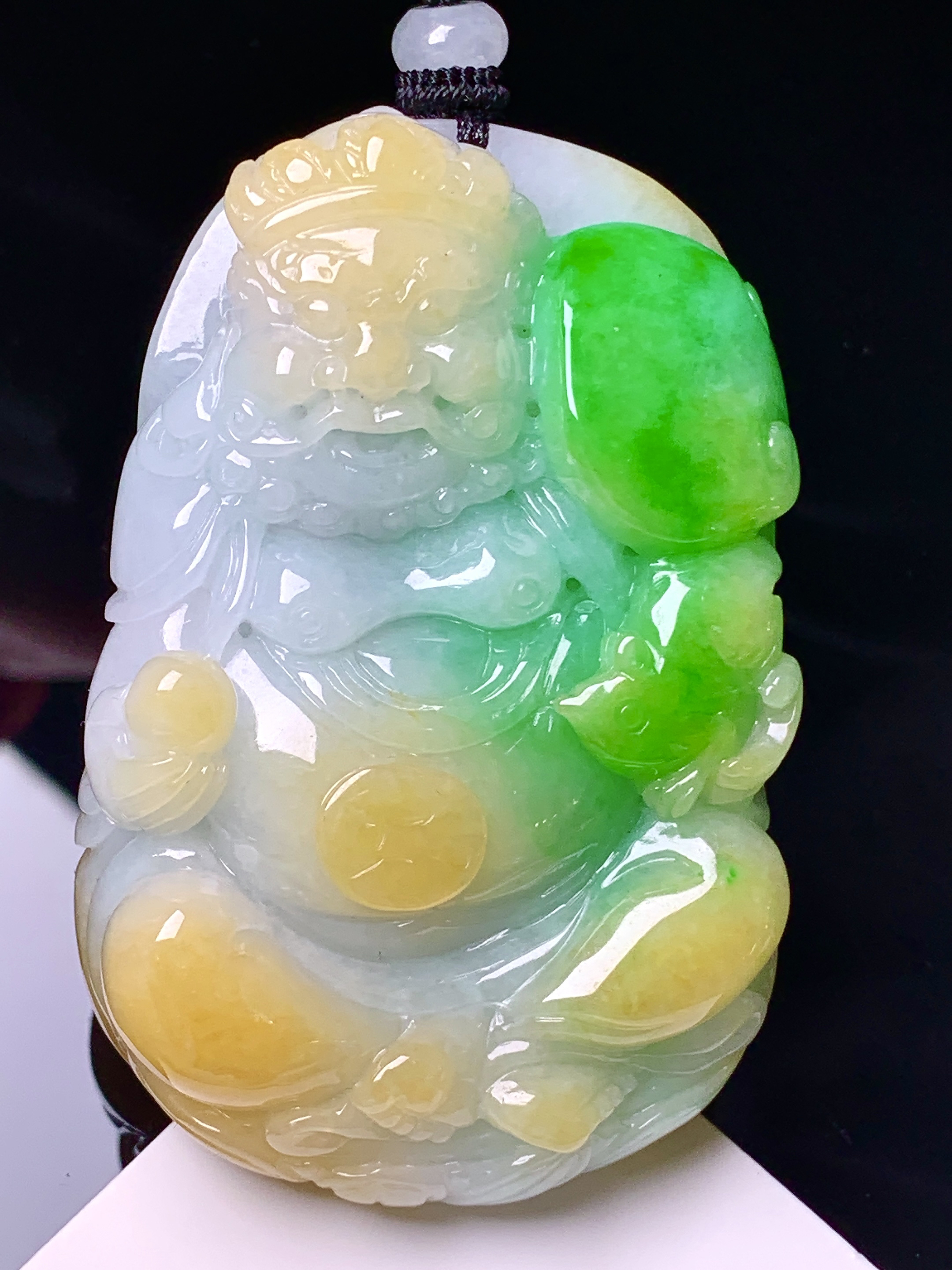 飘黄绿翡财神爷吊坠 玉质细腻 色泽艳丽清新 水润亮眼 整体尺寸60.8*38.8*15.8 w1