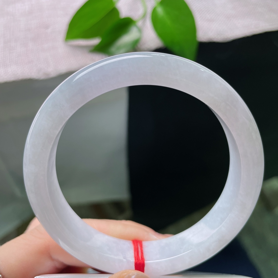 56.9/12.3/8.3，白月光正圈，棉线，玉质细腻莹润，通体素白干净，泛着柔和清透柔光。ss58