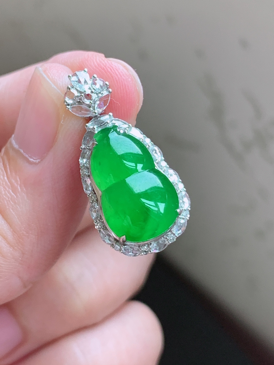 ️ 葫芦吊坠，冰透起光，玉质细腻，福禄聚财 裸石15.8-10–3.8 整体28-13.1-11.