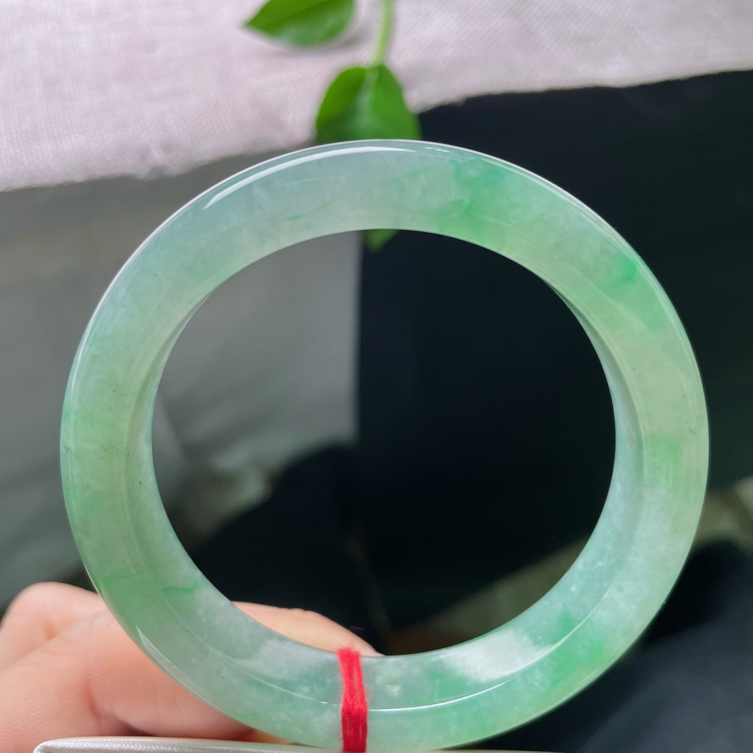 57/12.5/9，冰绿正圈，水头好，种老，腕间的绿野仙踪，灿若盛夏，晶体，无裂，ss58886a