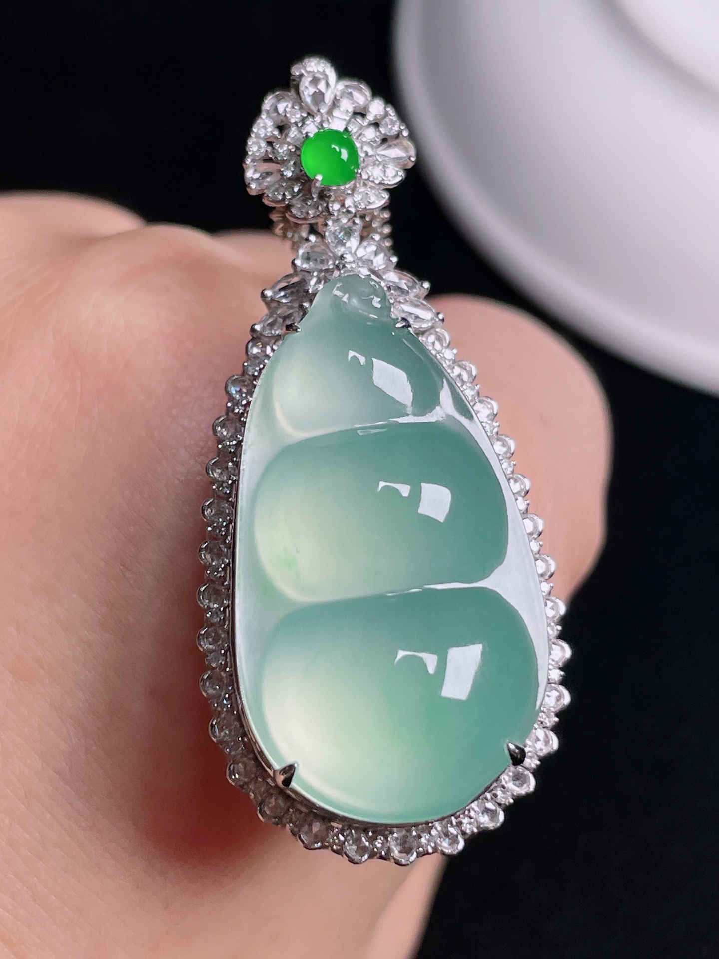 ️ 木那绿福豆 花色惊艳 色泽鲜艳 整体：48.5/21.7/14.3 裸石：31.5/17.6