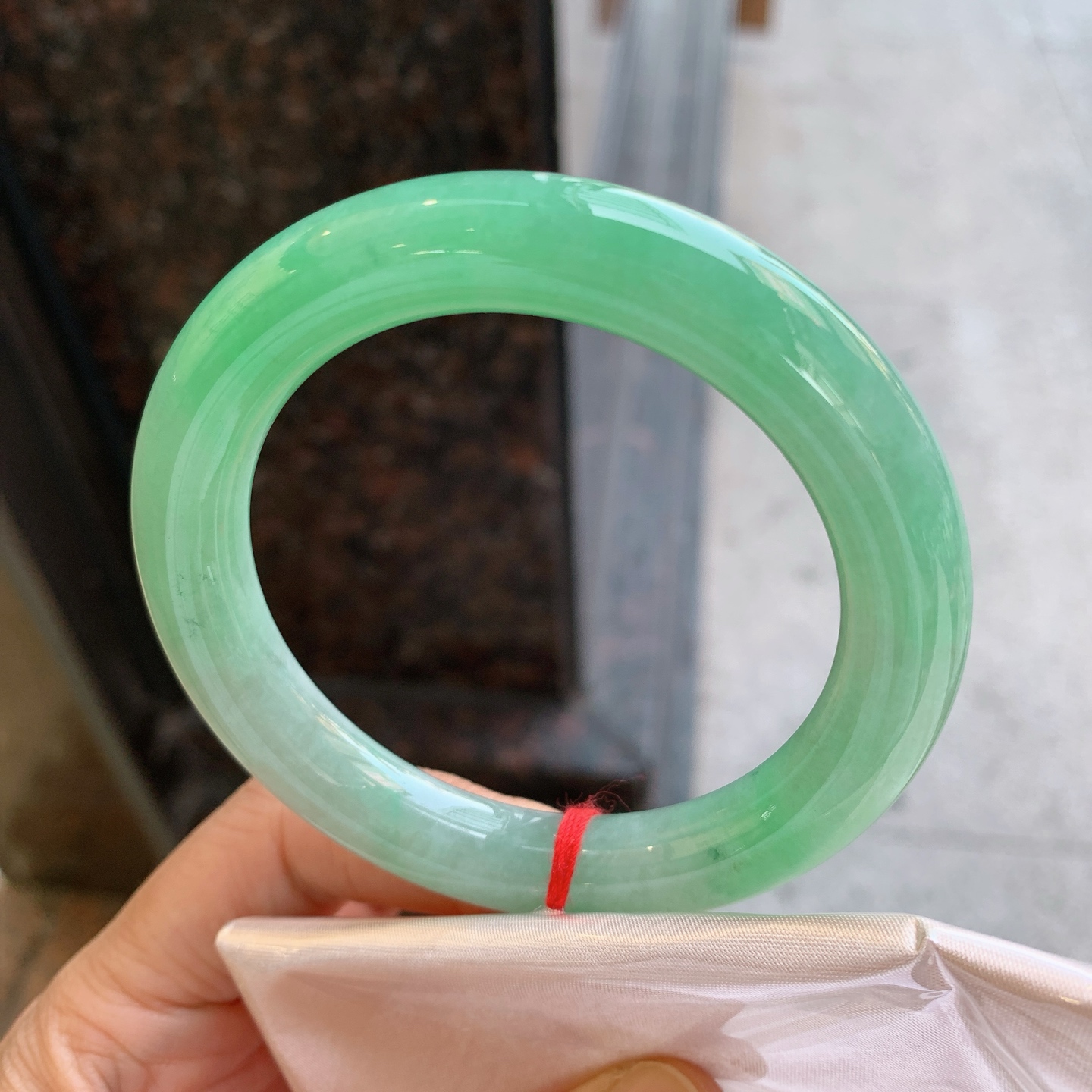 圆条飘绿 表皮微瑕疵 版型好