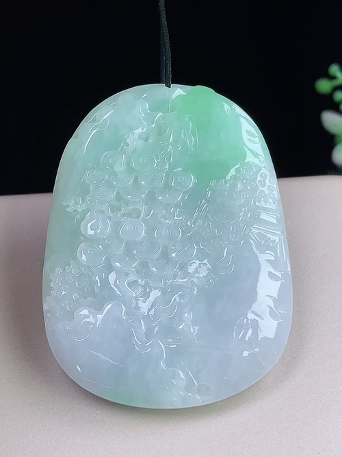 飘绿山水牌，无裂，尺寸48.7-36.1-6.2mm，j12hwa