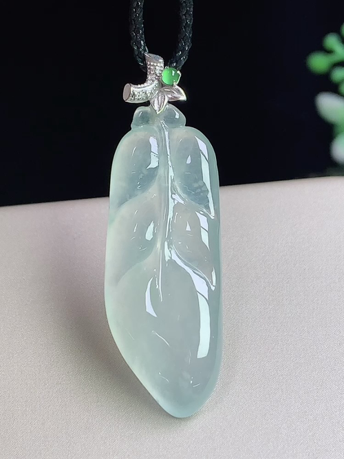 18k金镶冰晴树叶，金枝玉叶，无裂，尺寸34.6-12.9-5.8mm，j12lwh6