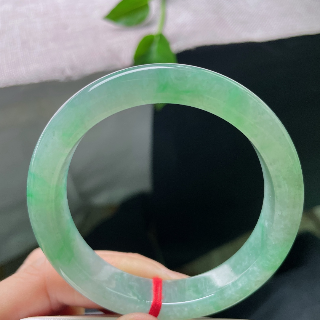 57/12.5/9，冰绿正圈，水头好，种老，腕间的绿野仙踪，灿若盛夏，晶体，无裂，ss58886a