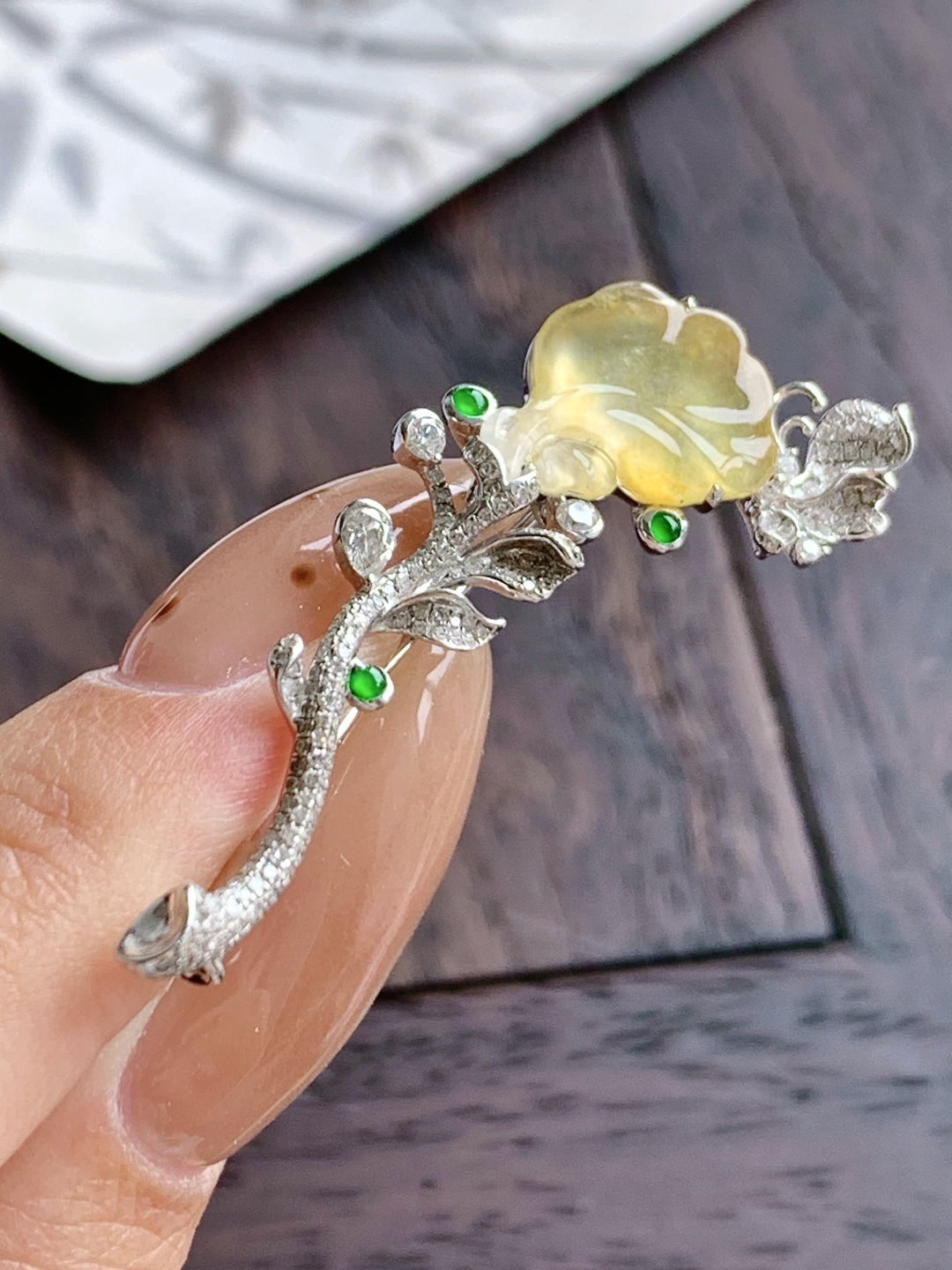 设计款冰种黄翡花朵两用款（吊坠  胸针） 18k金镶嵌 无裂 性比高 48-15.5-5.2 15.