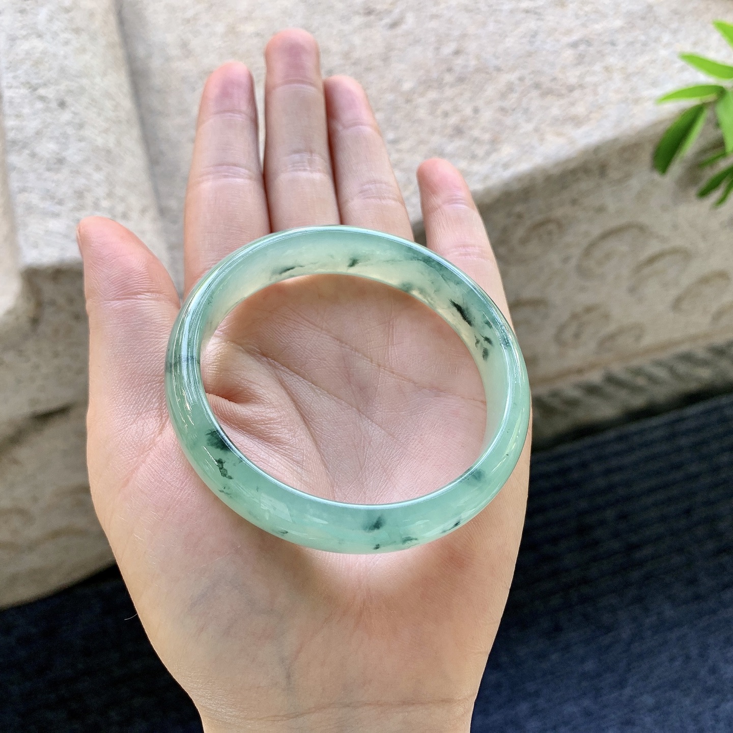 正圈53 54 圈口54.8/12.7/6.2 编码GL091338 糯冰飘花，水润，种老，细腻，打
