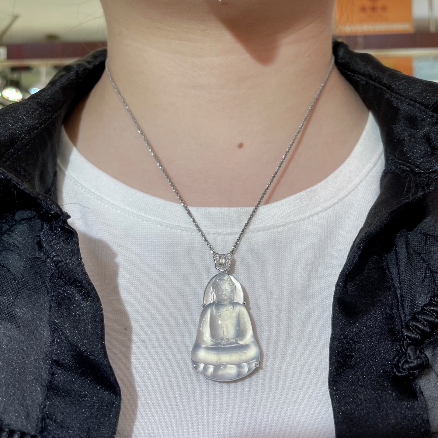 翡翠冰种观音，18k金镶嵌，种水，开脸吉祥，品相水润通透，刚性十足哦