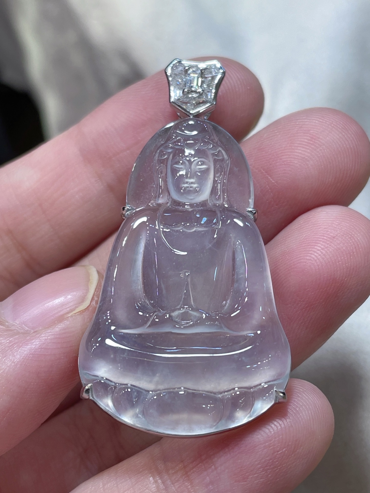 翡翠冰种观音，18k金镶嵌，种水，开脸吉祥，品相水润通透，刚性十足哦
