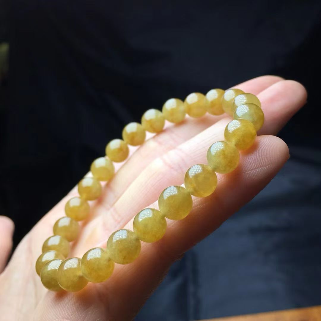 ️ 黄翡手链，卡7.9～7.7mm，24颗，种好，玉质细腻，均匀，色浓，颗颗精选