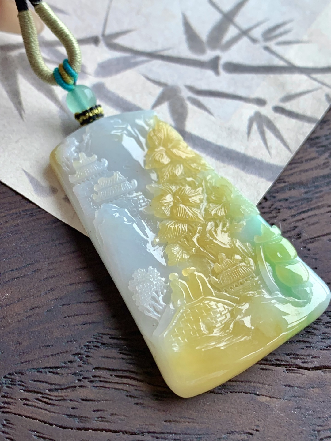 【裸石】🫧糯冰黄加绿大山水牌吊坠 【说明】缅甸 性比高 飘黄翡 【尺寸】59.7-36-5.5 【重量】33.5克