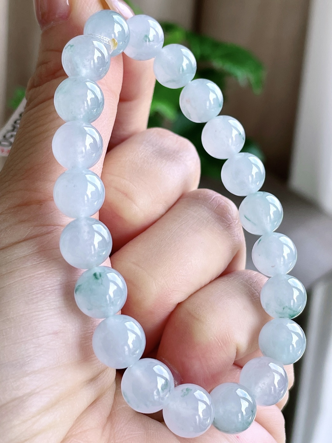 【珠子】糯冰飘花手串圆珠珠子手串 【说明】缅甸 性比高 【尺寸】8.9mm 【重量】26.8克
