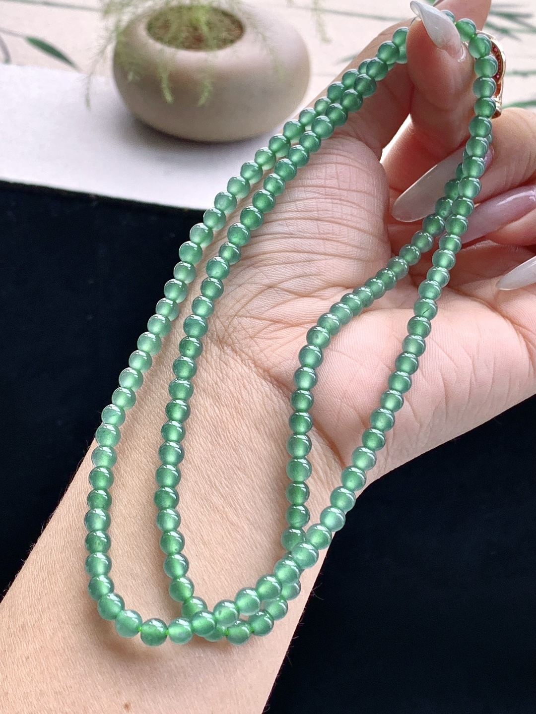 【珠子】️冰天空蓝珠链圆珠子珠链 【说明】 性比高 老蓝水 【尺寸】4.7mm，32cm 【重量】