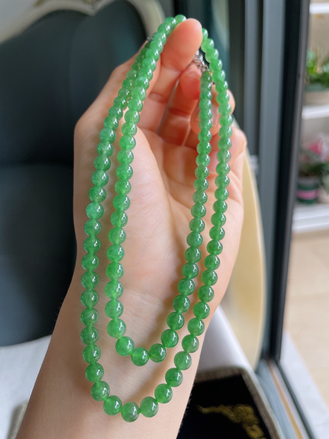 ️，缅甸天然翡翠A货，冰满绿项链，尺寸：5.5mm108颗。【编4540】