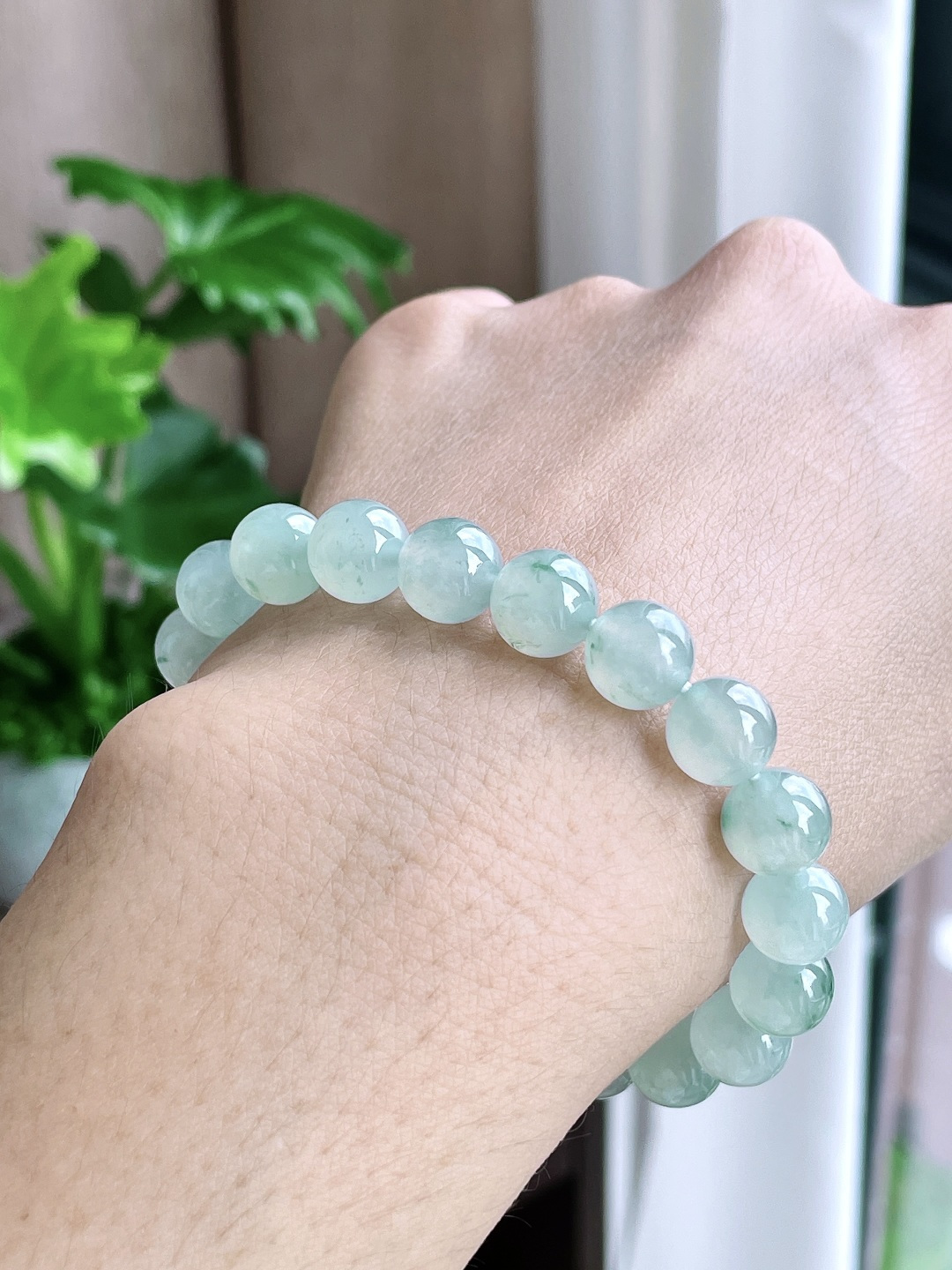 【珠子】糯冰飘花手串圆珠珠子手串 【说明】缅甸 性比高 【尺寸】9.3mm 【重量】30.6克
