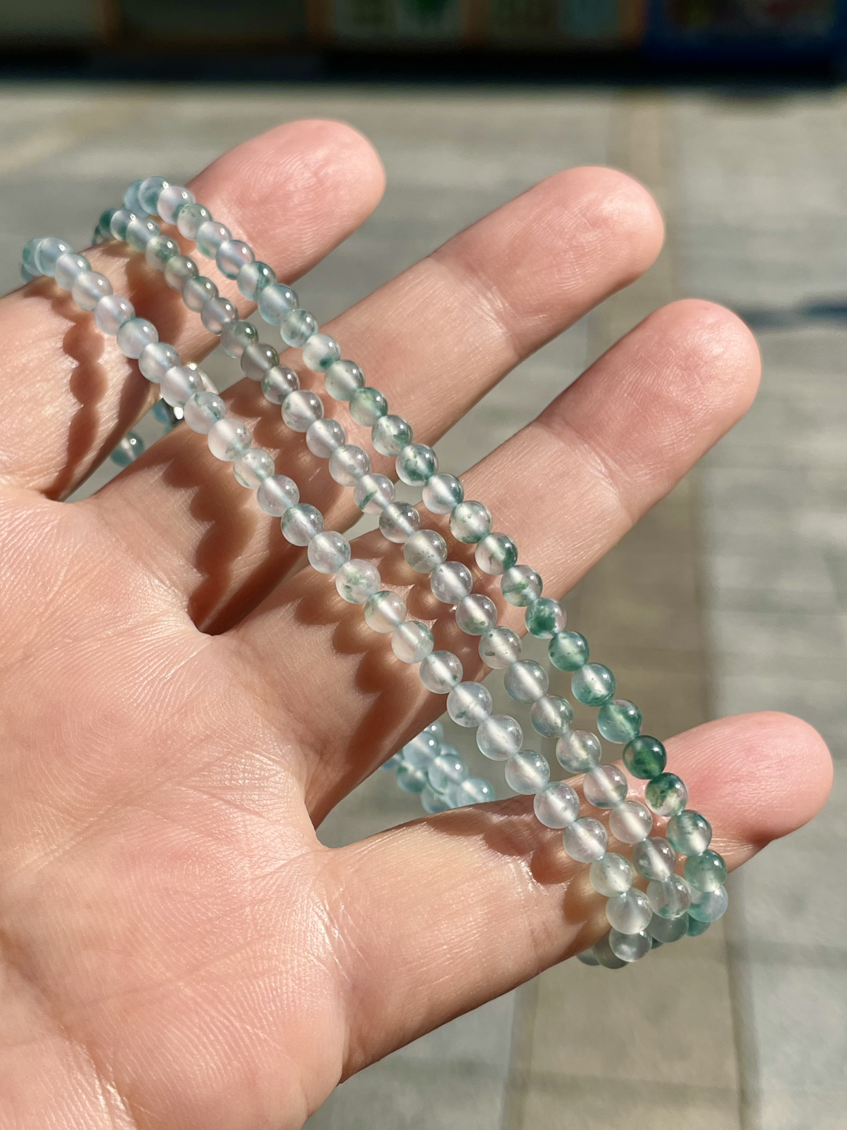 【冰种飘花珠链】小米珠珠链，种老肉细，质地通透有光泽。