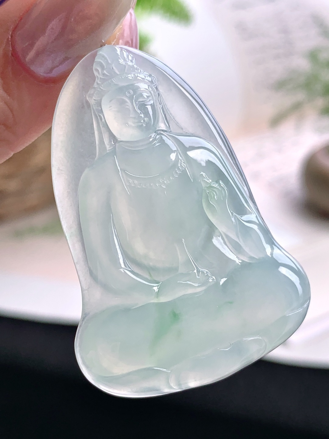 【裸石】️冰飘绿花素衣观音大观音吊坠 【说明】缅甸 性比高 飘花 【尺寸】51.2-36-5.6 【重量】18克