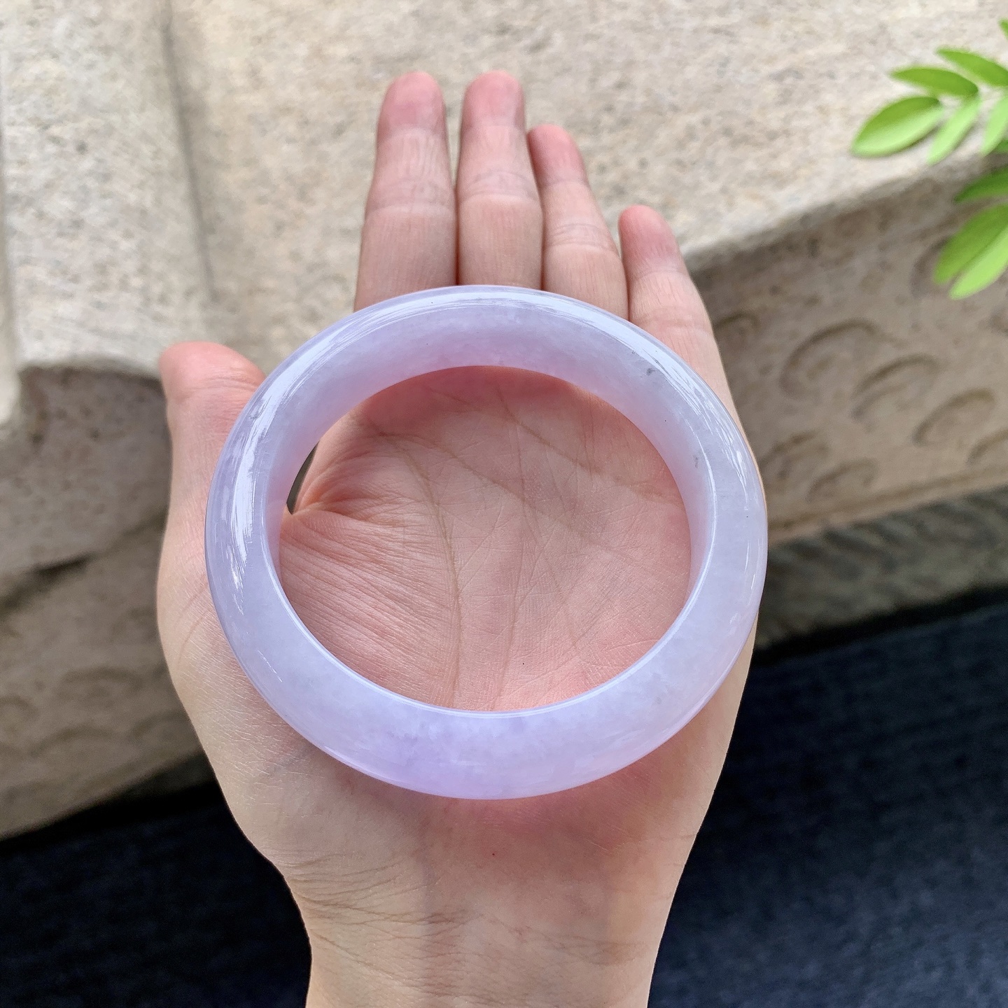 正圈58 59 圈口58.5/13.7/8.8 编码GL091412 糯冰，水润，种老，细腻，打灯有晶体结构