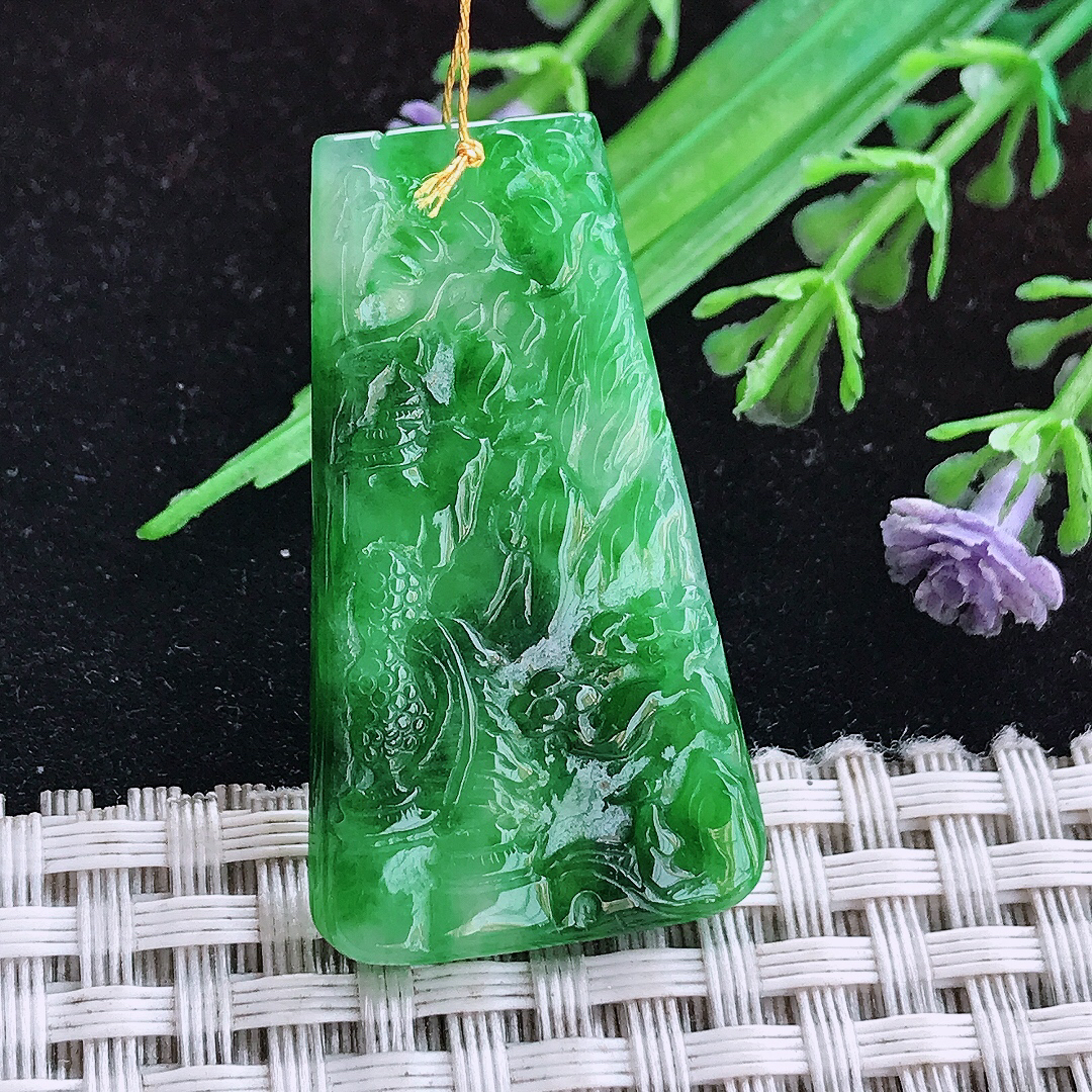 实拍A货翡翠38.5/21.6/3.6老坑精美辣阳绿小山水牌吊坠翡翠玉坠挂件