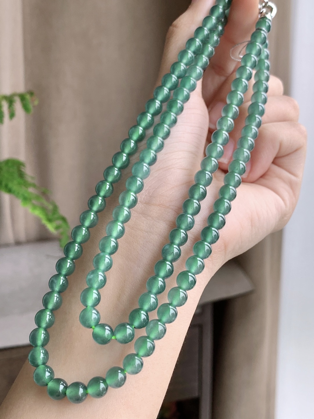 【珠子】冰晴绿珠链圆珠子珠链 【说明】 性比高 老蓝水 【尺寸】6.3mm，34cm 【重量】50