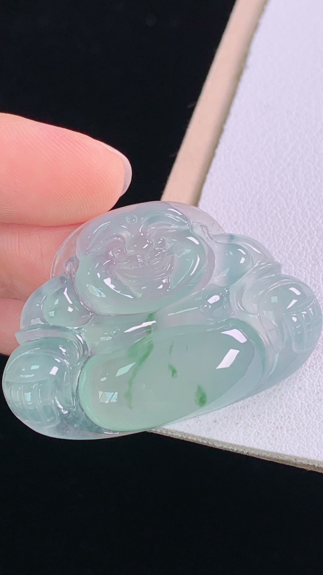 ️冰种飘花佛公，花色灵动，清透细腻，无裂，尺寸:26.2-38.6-6.7mm 10