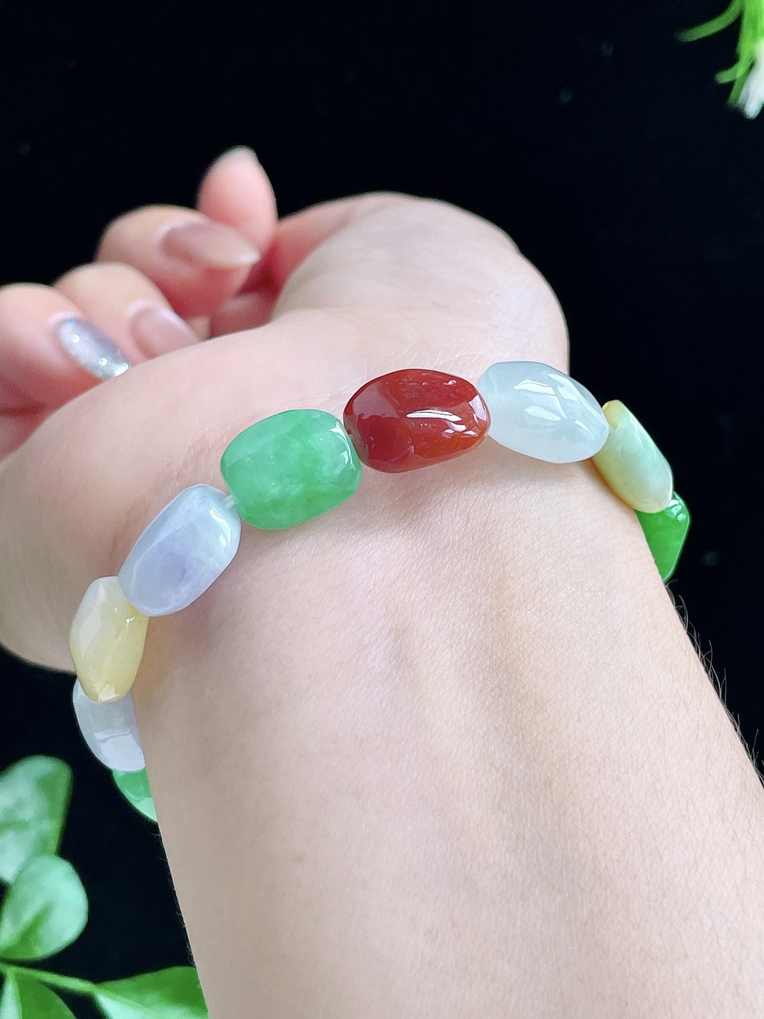 【珠子】冰多宝手串桶珠手串 【说明】缅甸 性比高 【尺寸】13.5-10.2-7mm 【重量】25.3克