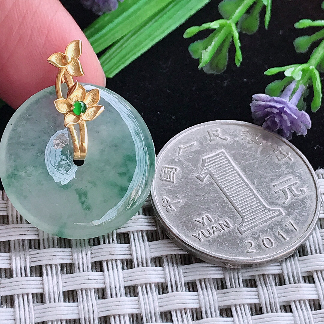 实拍A货翡翠22/4.2老坑18k金镶嵌冰种飘花小平安扣吊坠翡翠玉扣
