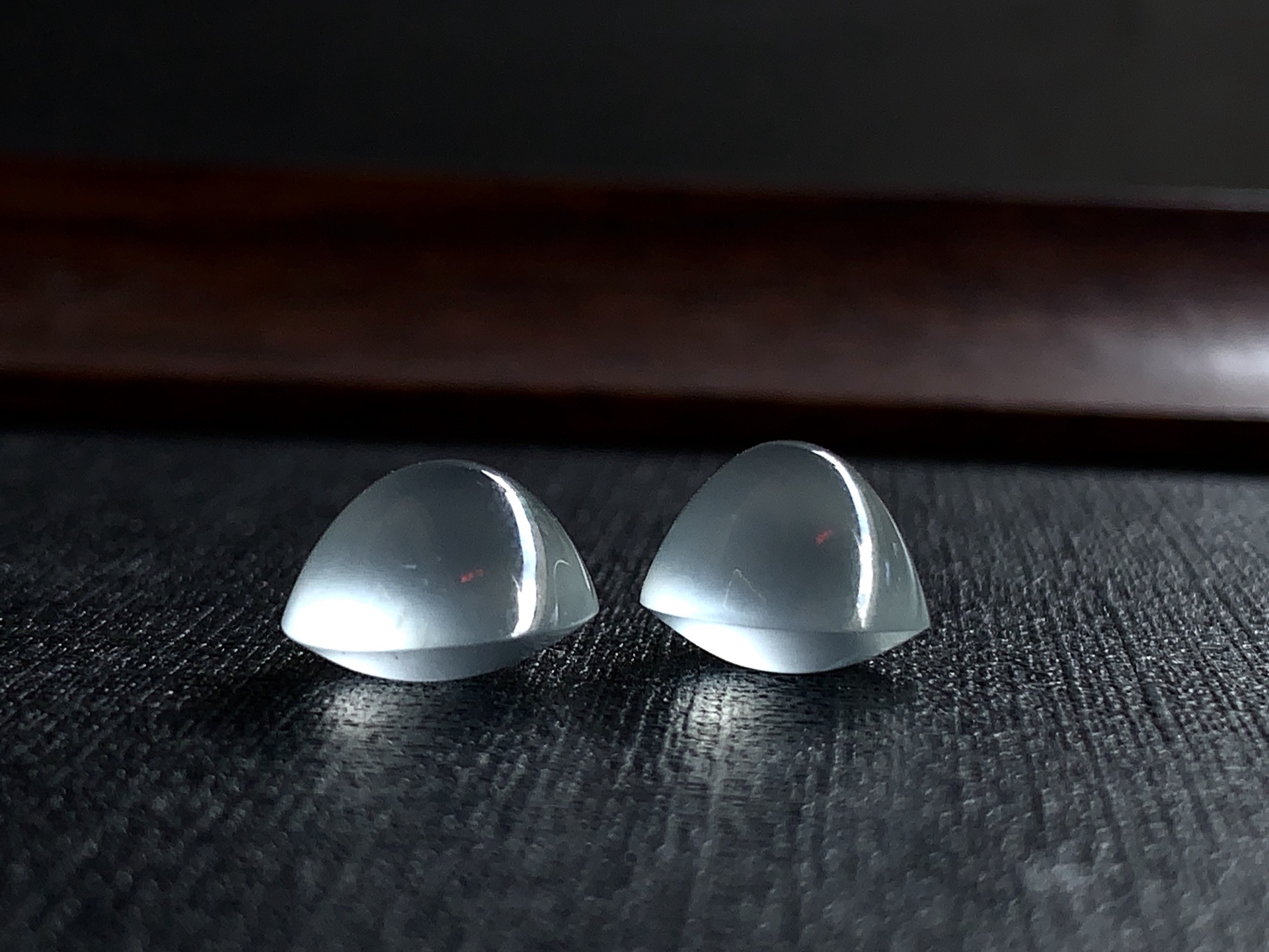 ️ 冰种蛋面一对 尺寸：10.2×7 /9.8×9.4×7.6 温润凝光，雅韵传家