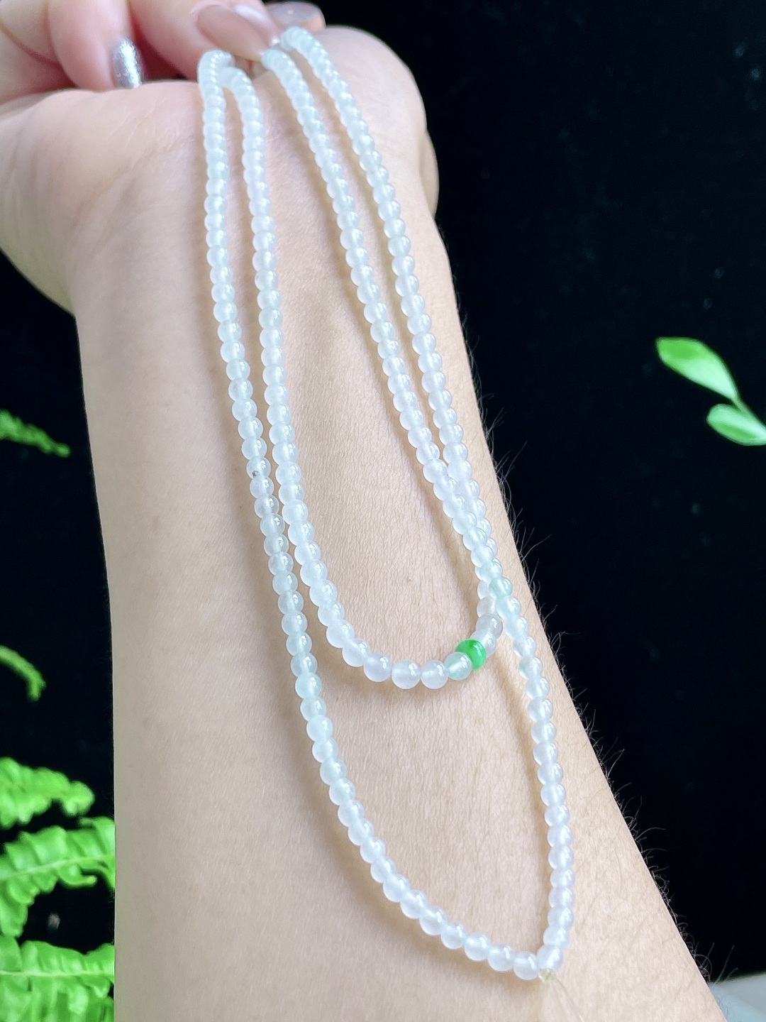 【珠子】白冰珠链圆珠珠子珠链 【说明】缅甸 性比高 【尺寸】33mm，30cm 【重量】11.6克