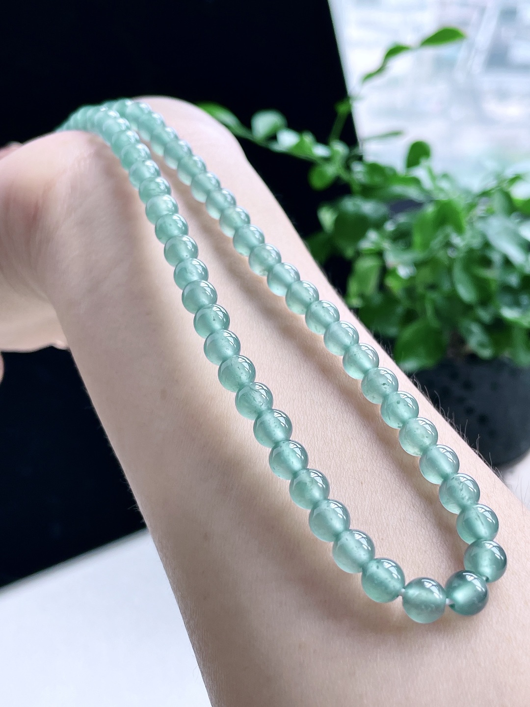 【珠子】冰天空蓝珠链圆珠珠子珠链 【说明】 性比高 老蓝水 【尺寸】6.2mm，28cm 【重量】39.4克